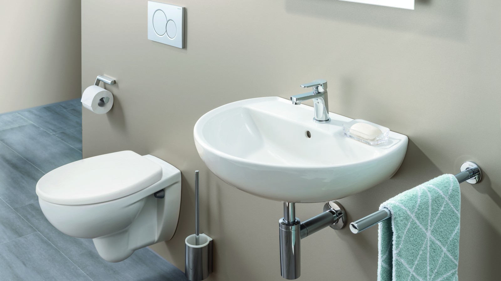 Twyford Alcona washbasin and wall-hung WC